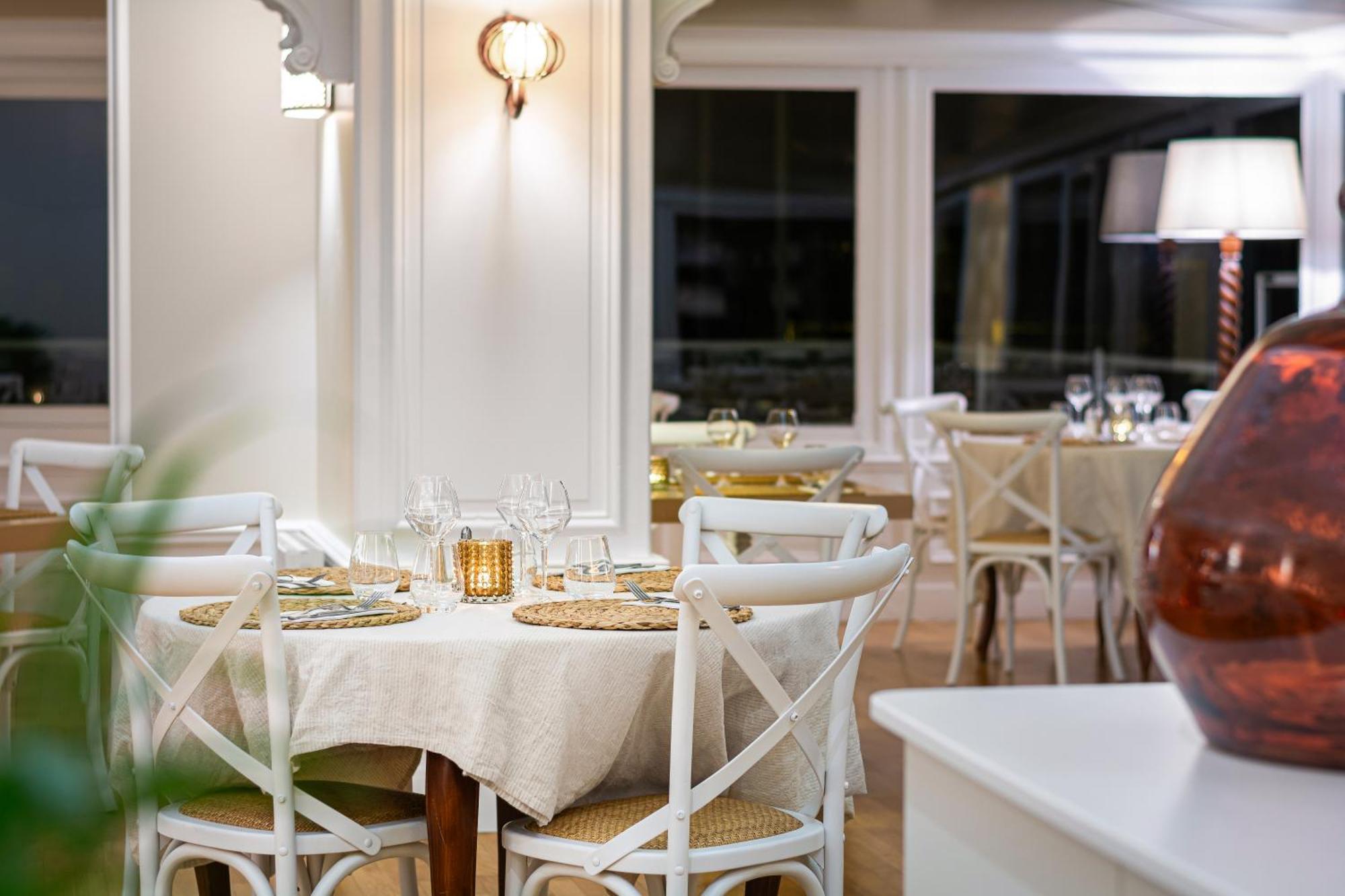 Hotel De La Plage Courseulles-sur-Mer Luaran gambar