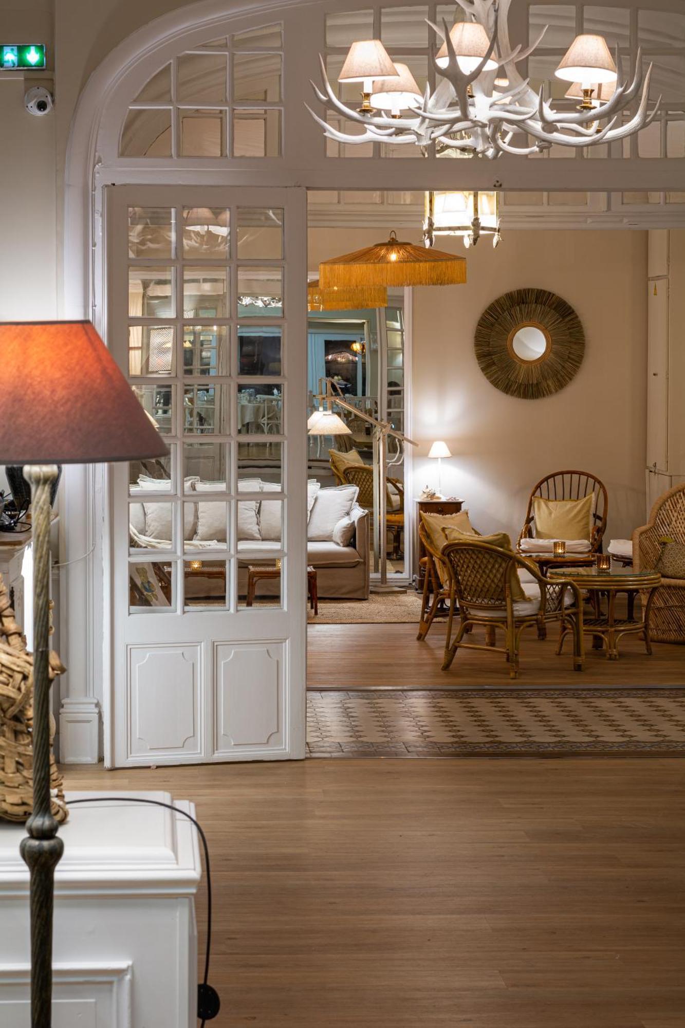 Hotel De La Plage Courseulles-sur-Mer Luaran gambar