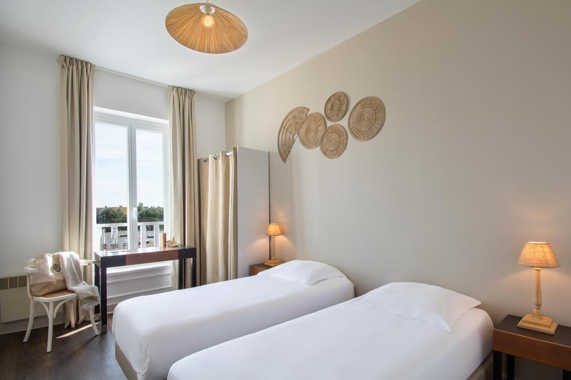 Hotel De La Plage Courseulles-sur-Mer Luaran gambar