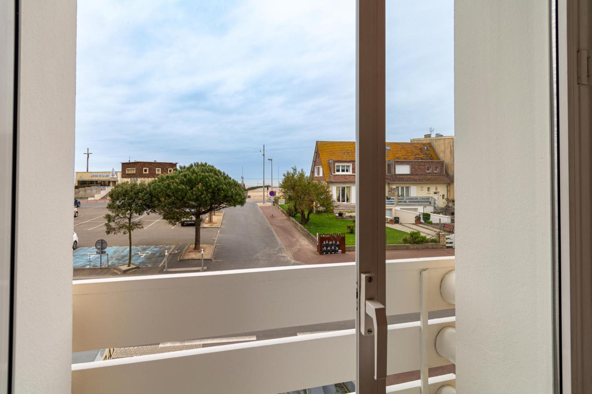 Hotel De La Plage Courseulles-sur-Mer Luaran gambar